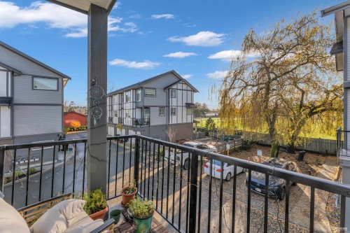 25-17528 60 Avenue, Surrey, BC 