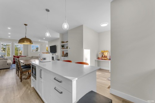 25-17528 60 Avenue, Surrey, BC 