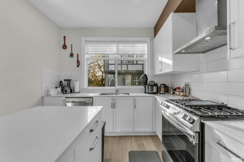 25-17528 60 Avenue, Surrey, BC 