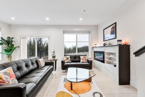 9-21150 76A Avenue, Langley, BC 