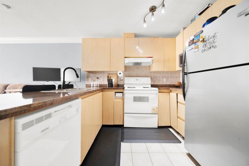 210-8115 121A Street, Surrey, BC 