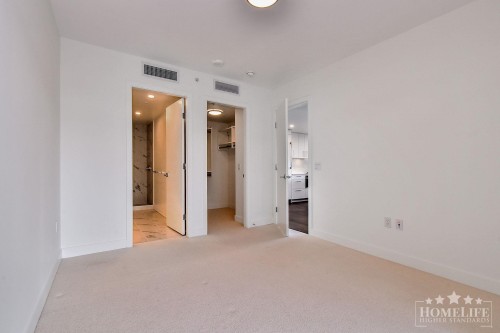 307-1588 Johnston Road, White Rock, BC 