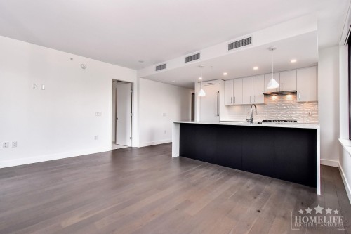 307-1588 Johnston Road, White Rock, BC 