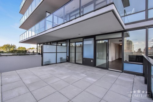 307-1588 Johnston Road, White Rock, BC 