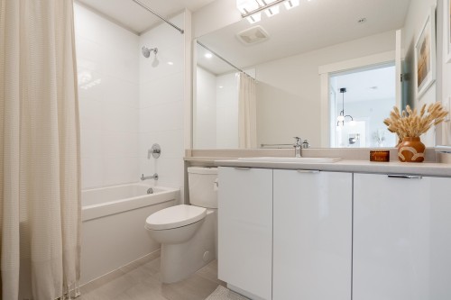 301-31158 Westridge Place, Abbotsford, BC 