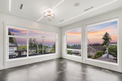 16019 9a Avenue  Surrey, BC V4A 9A7