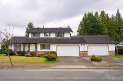 5644 Sunrise Crescent E Surrey, BC V3S 7M5
