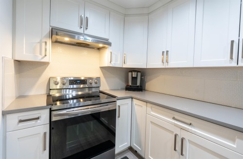 13933 90A Avenue, Surrey, BC 