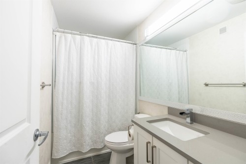 13933 90A Avenue, Surrey, BC 