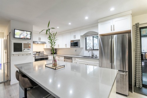 13933 90A Avenue, Surrey, BC 