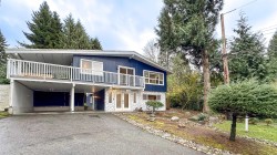8594 Sunbury Place  Delta, BC V4C 3Y7