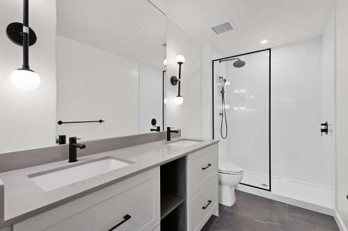 B5Xx-27215 Aldergrove Towncentre Drive, Langley, BC 