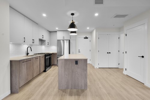 B5Xx-27215 Aldergrove Towncentre Drive, Langley, BC 