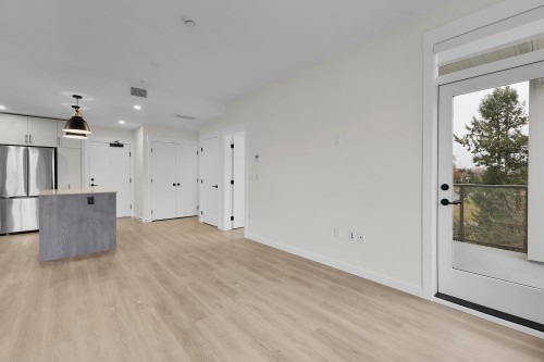 B5Xx-27215 Aldergrove Towncentre Drive, Langley, BC 