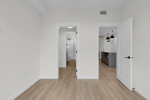 B5Xx-27215 Aldergrove Towncentre Drive, Langley, BC 