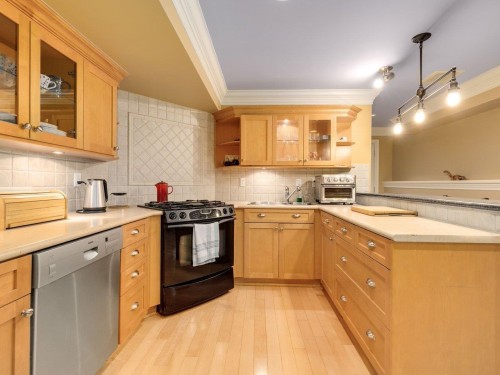 14008 Marine Drive, White Rock, BC 