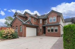 31496 Cougar Court  Abbotsford, BC V2T 6M7