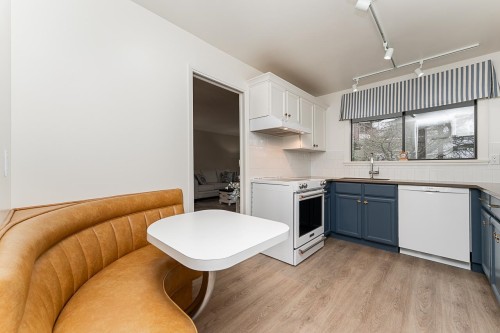 202-1520 Vidal Street, White Rock, BC 