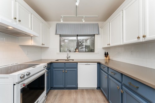 202-1520 Vidal Street, White Rock, BC 