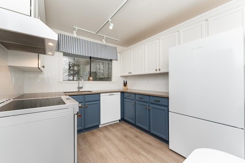 202-1520 Vidal Street, White Rock, BC 