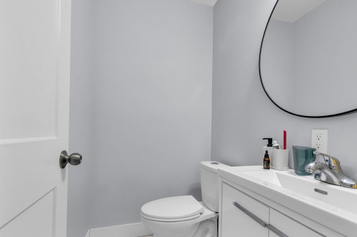 202-9580 Prince Charles Boulevard, Surrey, BC 