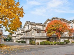 2-2733 Parkway Drive  Surrey, BC V4P 3P7