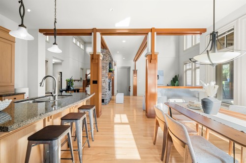 3842 Devonshire Drive, Surrey, BC 