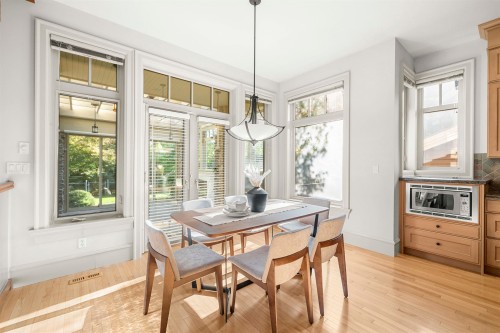 3842 Devonshire Drive, Surrey, BC 