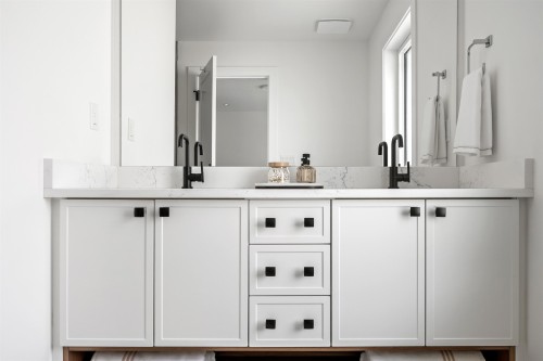 16-12635 63 Avenue, Surrey, BC 