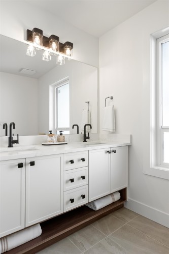 16-12635 63 Avenue, Surrey, BC 