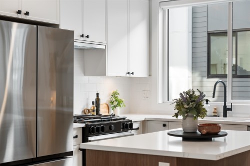 16-12635 63 Avenue, Surrey, BC 