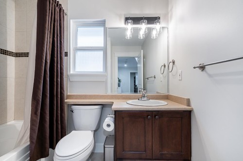 8188 211 Street, Langley, BC 