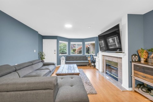 104-9310 King George Boulevard, Surrey, BC 