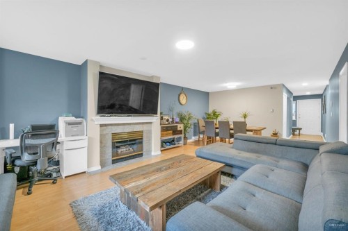 104-9310 King George Boulevard, Surrey, BC 