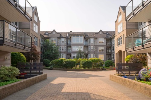 303-20200 56 Avenue, Langley, BC 