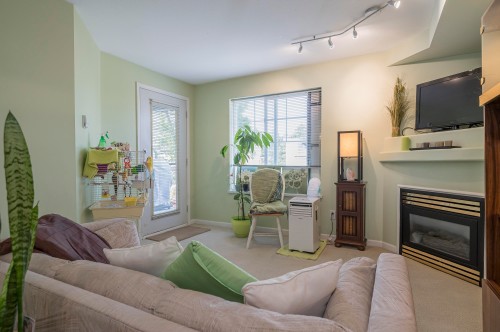 303-20200 56 Avenue, Langley, BC 