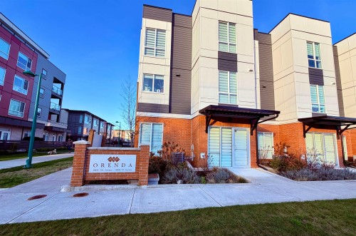 38-18850 72a Avenue  Surrey, BC V4N 6X2