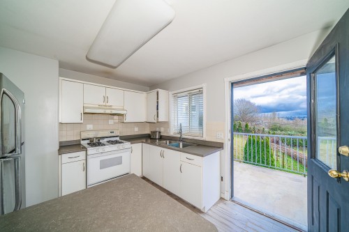 16781 77 Avenue, Surrey, BC 