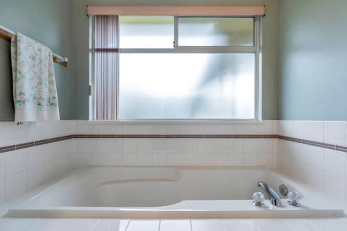 16481 86 Avenue, Surrey, BC 