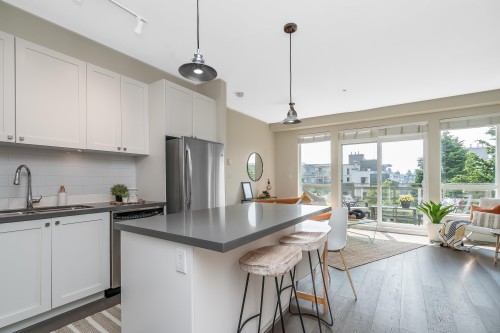 301-15850 26 Avenue  Surrey, BC V3S 2N6