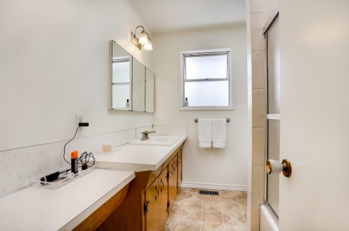 15568 Thrift Avenue, White Rock, BC 