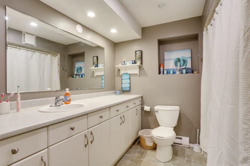 15568 Thrift Avenue, White Rock, BC 