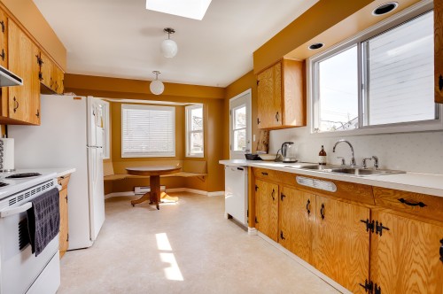 15568 Thrift Avenue, White Rock, BC 