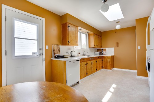 15568 Thrift Avenue, White Rock, BC 