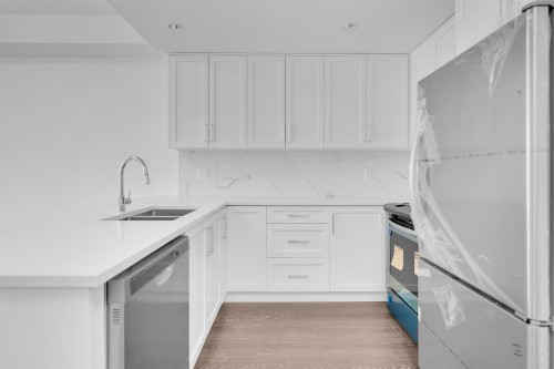 208-9983 Barnston Drive E, Surrey, BC 