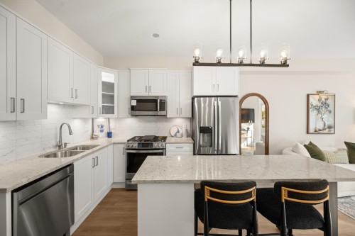 A328-8233 208B Street Street, Langley, BC 