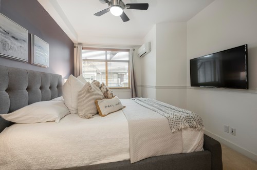 592-8288 207A Street, Langley, BC 