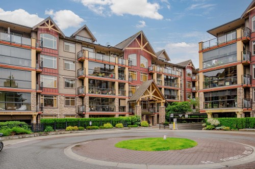 592-8288 207A Street, Langley, BC 