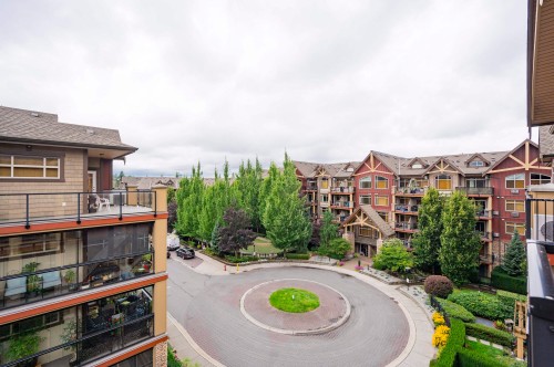 592-8288 207A Street, Langley, BC 