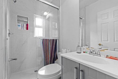 11564 97 Avenue, Surrey, BC 